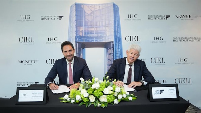 Haitham Mattar & Rob Burns, Signature ceremony @ credit IHG
