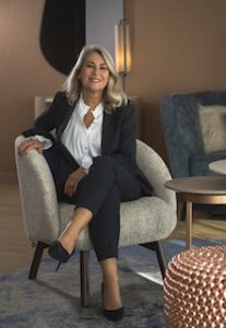 Rozenn Branellec Dumon - Directrice générale Oceania Hotels - couleur