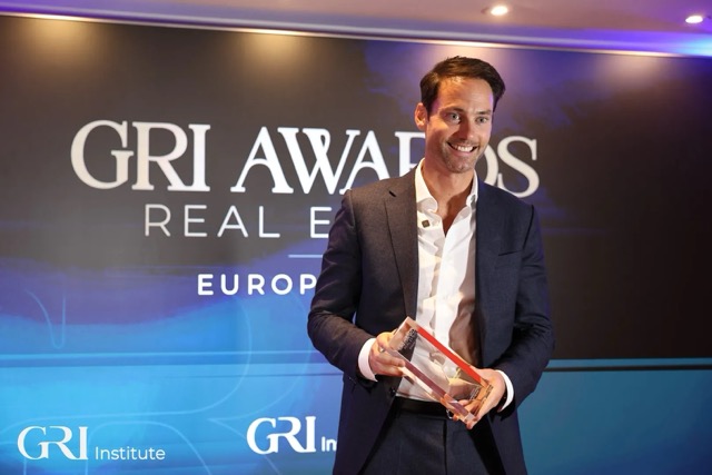 Award accepted by Paul Brennan (King Street) @ credit GRI Hub