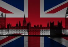 Angleterre | Les propriétaires de bars et de restaurants ne pourront plus garder les pourboires du personnel !