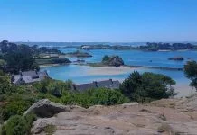 L’hôtel Bellevue, sur l’île de Bréhat, loge ses saisonniers pour 80 € par mois