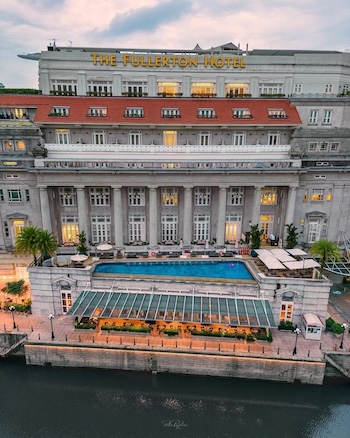 The Fullerton Hotel @ credit Depositphotos