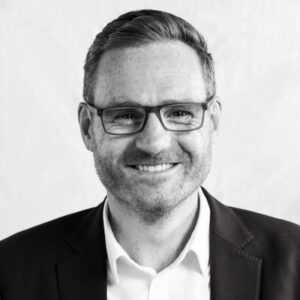 Adrian Williams, Accor @ credit linkedin