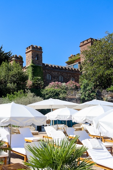 Château de Théoule, la plage blanche et le Château @ credit Millesime collection