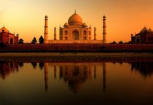 Inde | IHG Hotels & Resorts vise plus de 400 hôtels en Inde d’ici cinq ans2. Chapeau IHG Hotels & Resorts annonce son ambition de tripler sa présence en Inde au cours des cinq prochaines années, avec un objectif de plus de 400 établissements ouverts ou en développement. Le groupe compte actuellement plus de 50 hôtels en exploitation et 80 en développement dans le pays, totalisant près de 12 000 chambres. Cette expansion s’appuie sur un troisième exercice consécutif de signatures record en 2025.3. Corps de l’article Taj Mahal, Inde @ credit Depositphotos