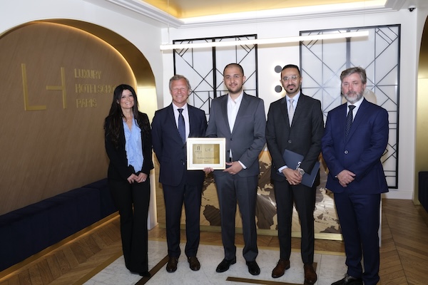 Hote/school Paris @ credit Luxury HotelSchool