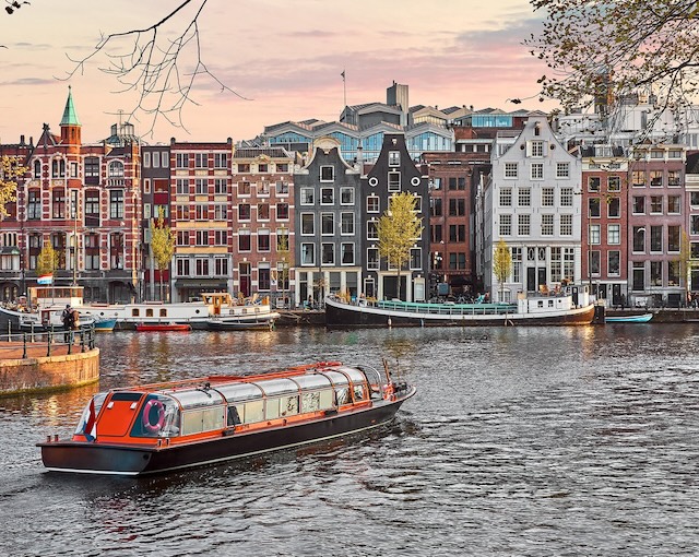 Extérieur @ credit Eden Hotel Amsterdam