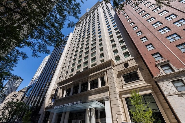 @ credit @ credit Hotel Riu Plaza Chicago