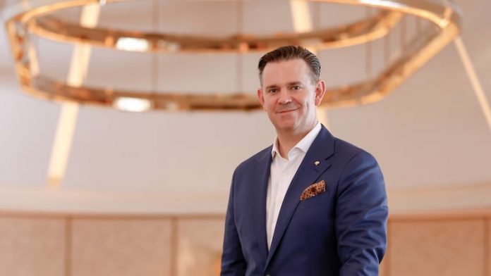 Michael Gross @ credit Mandarin Oriental