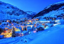 Andermatt, Suisse | Implenia remporte le contrat Andermatt Swiss Alps pour construire son futur complexe Andermatt village in Alps mountains in winter snow, Uri, Switzerland