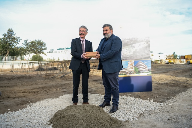 Pose de la première pierre @ credit Mercan Properties