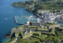 Transaction, Bretagne | Dans le Morbihan, Accor confirme l’acquisition de la citadelle de Belle-Île-en-Mer Accor Group @Accor · 22 janv. Accor confirme l’acquisition de la citadelle de Belle-Île-en-Mer, joyau dessiné par Vauban. Sébastien Bazin, Président-Directeur général de Accor, exprime une ambition claire : faire rayonner l’île tout en respectant son histoire et ses habitants. ⬇️ De saint-brieuc.maville.com@ credit Groupe Accor