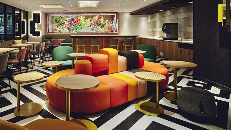 Le Garner Hotel Osaka Honmachi Station allie le style contemporain &agrave; l'&eacute;nergie d'Osaka. Cet h&ocirc;tel moderne capture l'esprit anim&eacute; d'Osaka, en m&eacute;langeant une atmosph&egrave;re amusante avec des espaces confortables qui c&eacute;l&egrave;brent &laquo; le pr&eacute;sent &raquo; &agrave; travers un design moderne et color&eacute;.