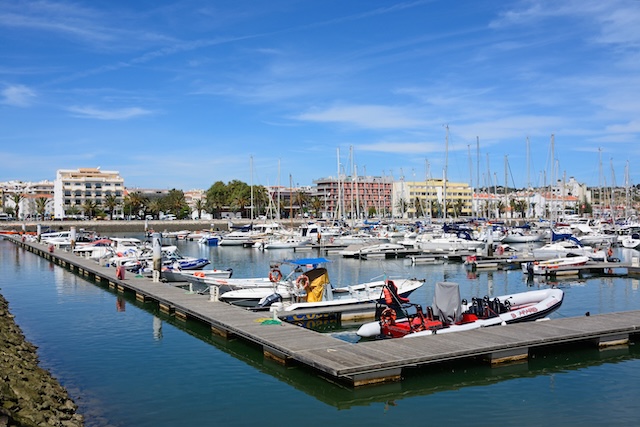 View of boats and yachts moored in the marina de Lagos, Lagos, Algarve, Portugal, Europe.