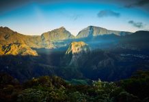 Île de la Réunion, Social | Aide d’urgence aux salariés des HCR touchés par le Cyclone Île de la Réunion @ credit Belouve view on salazie, reunion island