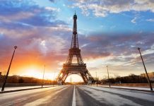 Hôtellerie parisienne | Mouvements majeurs à la direction des palaces et grands hôtels cet été Paris @ credit Depositphotos