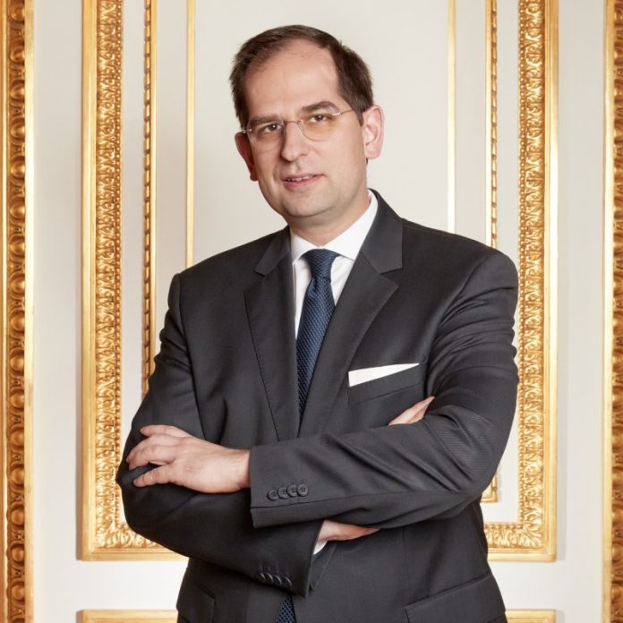 Pierre-Hadrien Helbecque @ credit linkedin