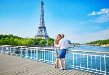 Été 2025 | L’Europe attire toujours plus de voyageurs américains Touristes à Paris