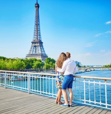 Été 2025 | L’Europe attire toujours plus de voyageurs américains Touristes à Paris