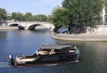 Événementiel, Paris | La Perle Noire de Paris : la croisière fluviale de luxe passe à l’électrique La Perle Noire de Paris @ credit La Perle Noire de Paris