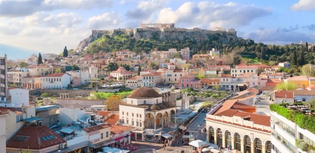 skyline-of-athenth-with-acropolis-hill-Premier hôtel Ruby en Grèce @ credit Ruby