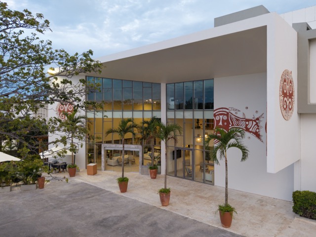 @ credit Royal Beach Hotel Punta Cana exterior