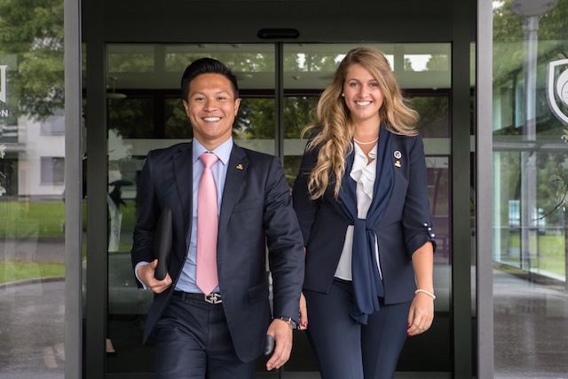 Socialising in dress code @ credit Glion