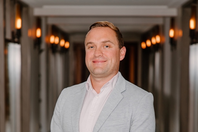 Peter Houston @ credit Four Seasons