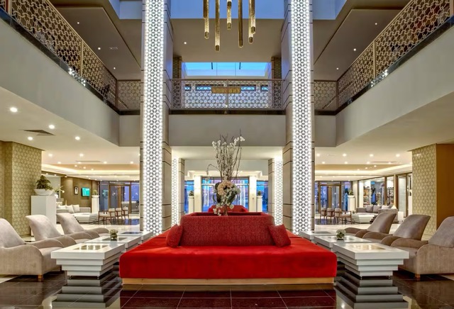 ALH Hospitality renforce son portefeuille à Marrakech en acquérant le Be Live Collection Marrakech Adults-Only, un resort 5 étoiles All Inclusive deluxe. - Moyenne