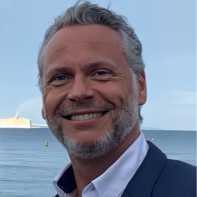 Arnaud Montigny @ credit linkedin - Moyenne