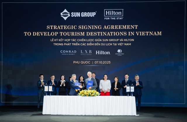 Hilton-Sun-Group-signing