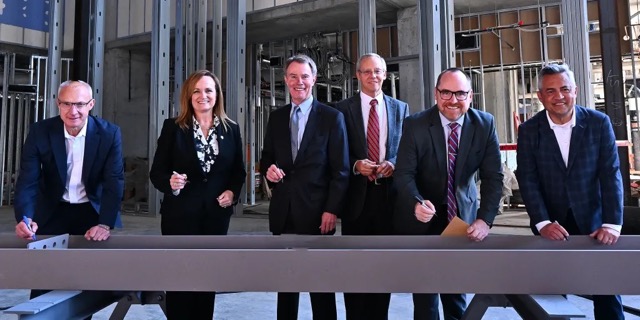 Signia by Hilton Indianapolis, Topping Off Ceremony @ Credit-Rob-Banayote