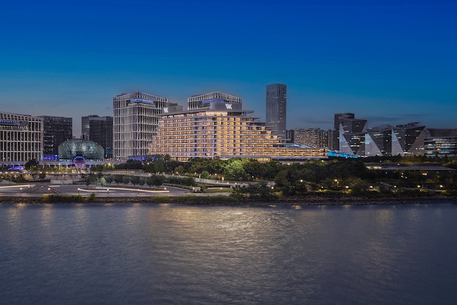 Waldorf Astoria Shanghai-Qiantan-Exterior-Night @ credit Hilton