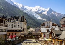 Développement 🏔️ | La Compagnie du Mont-Blanc accélère sa diversification… et s’attaque à l’hôtellerie Chamonix avec le Mont-blanc @ credit Depositphotos.com