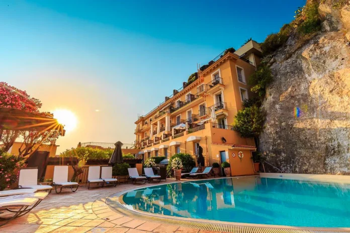 @ credit Hôtel La Pérouse, Nice