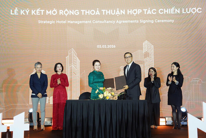 Cérémonie de signature @ credit Marriott