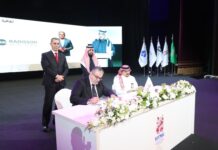 Arabie saoudite | Radisson Hotel Group signe un partenariat stratégique pour former les talents en Arabie saoudite Cérémonie de signature @ credit Radisson Hotel Group