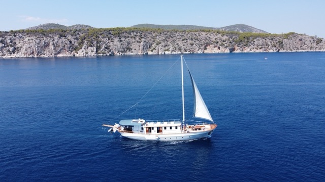 Cosmos Yacht @ credit Yma Yachting