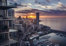 Liban | À Beyrouth, le syndicat des hôteliers renforce les protocoles de sécurité après les frappes sur des établissements beyrouthins Sunset over Zaituna Bay of Mediterranean Sea in Beirut, capital city of Lebanon